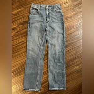 Abercrombie & Fitch Ankle Straight Jean- Size 2/26